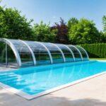 Poolüberdachung: So schützen Sie Ihren Pool das ganze Jahr vor Schmutz und Kälte